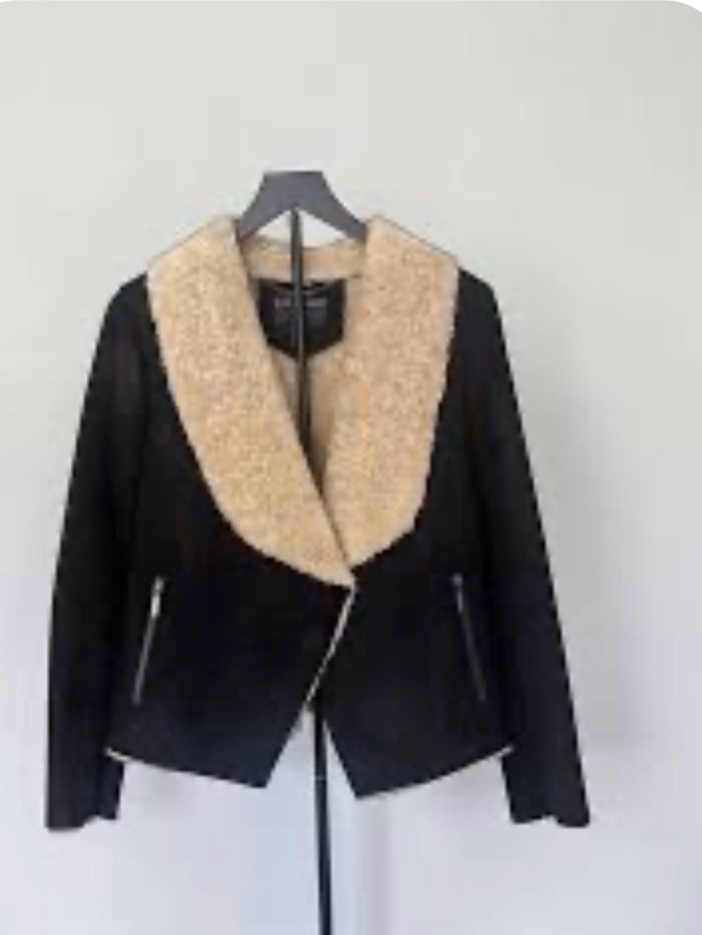 Bernardo Women's Black Jacket with Cream Sherpa Collar Sz M
